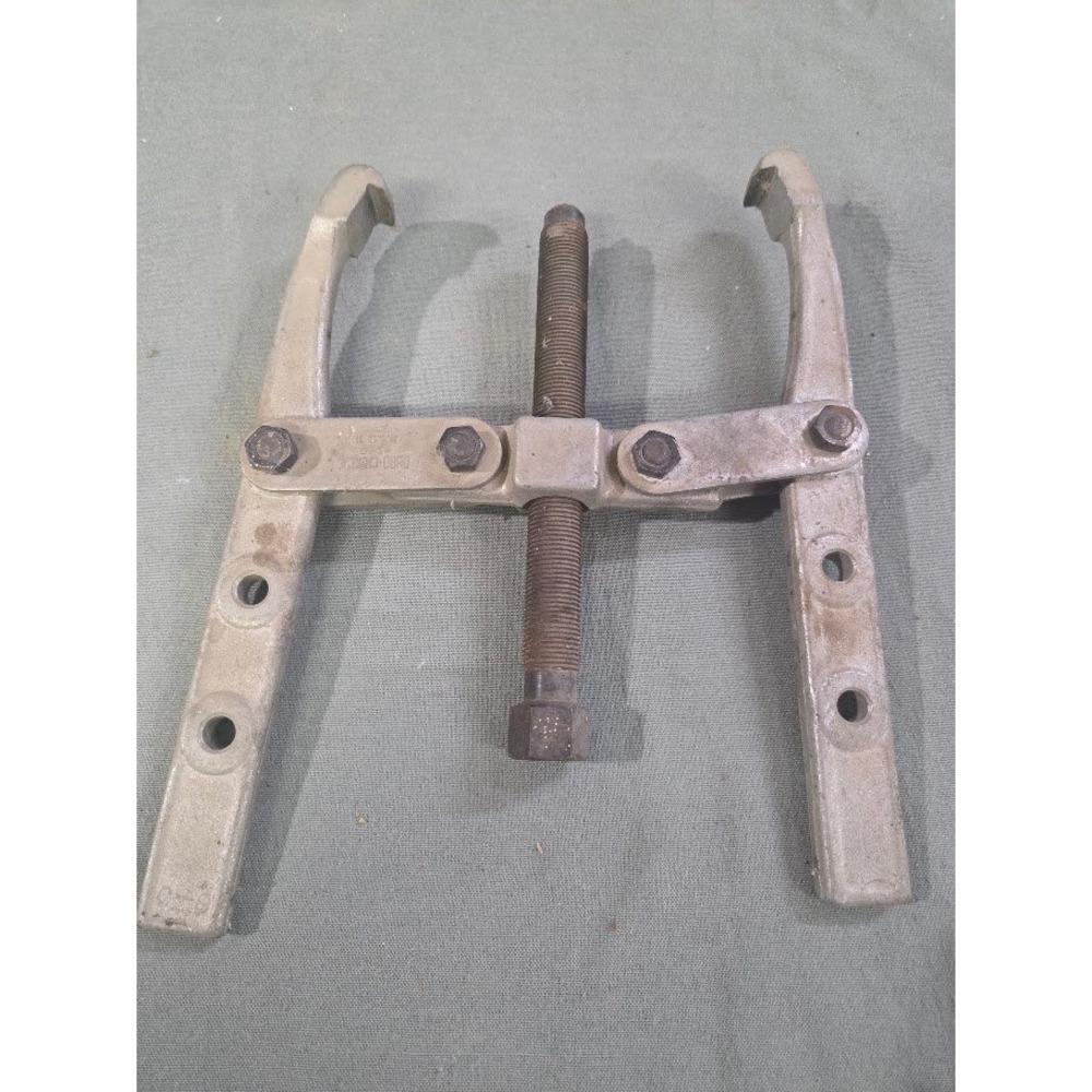 Vintage Duro-Chrome 2366 2-Jaw Gear Puller Made in USA Automotive Tool